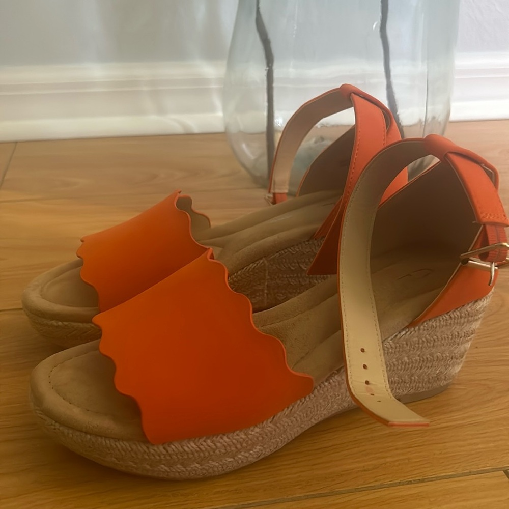 Chinese Laundry Women's Wedge Sandal